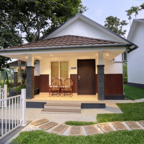 Green ample cottage
